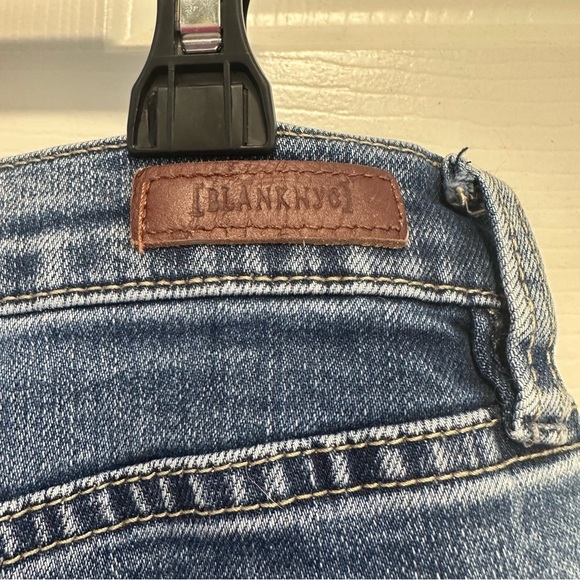 Blank NYC Fulton Roll Up Jean Shorts Size 28 - Picture 3 of 5